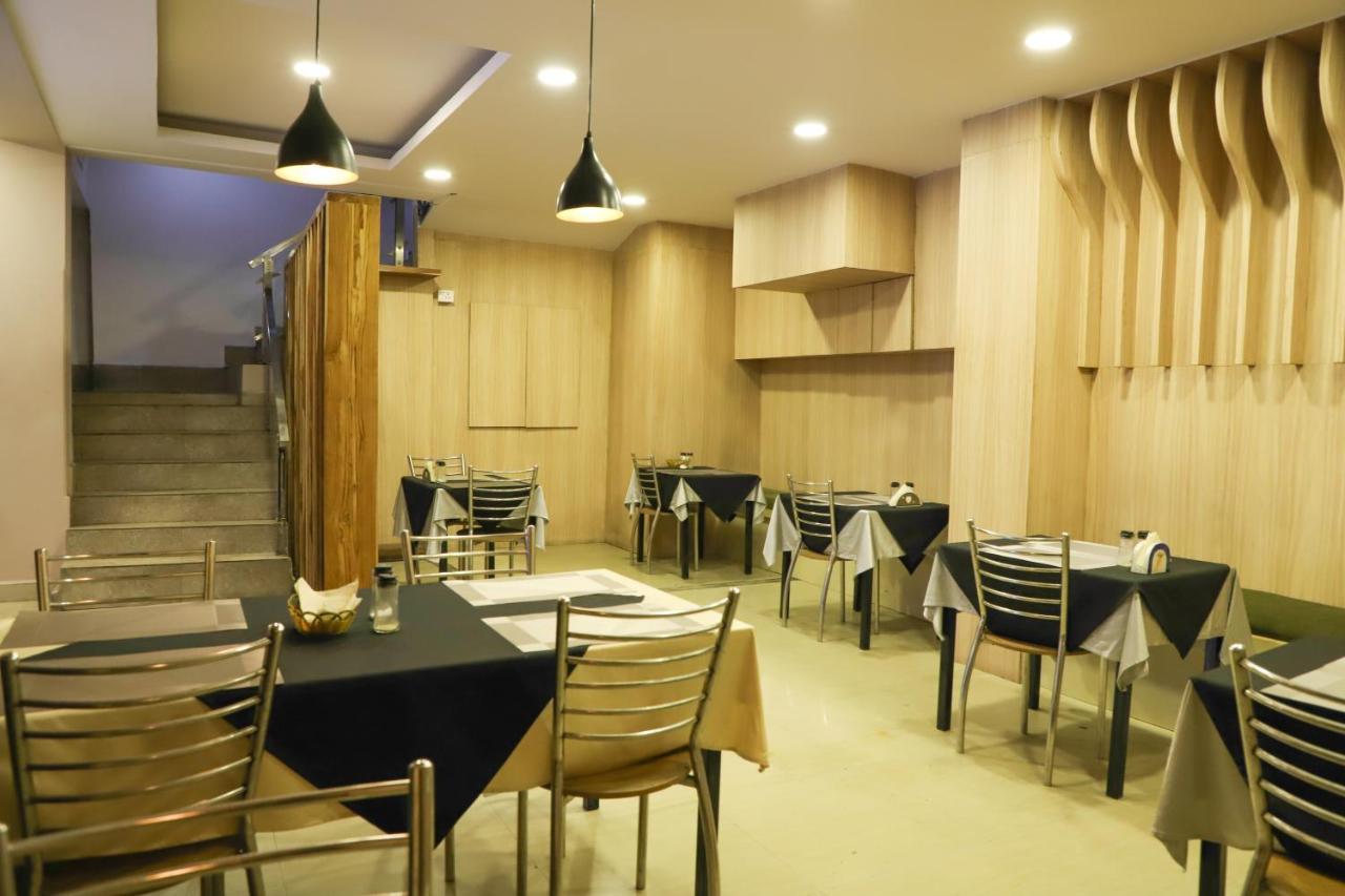 The Grand Hotel Aizawl Luaran gambar